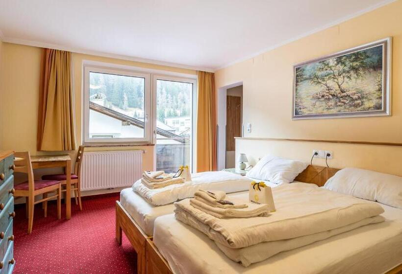 Номер Стандарт с Балконом, Chalet Hans