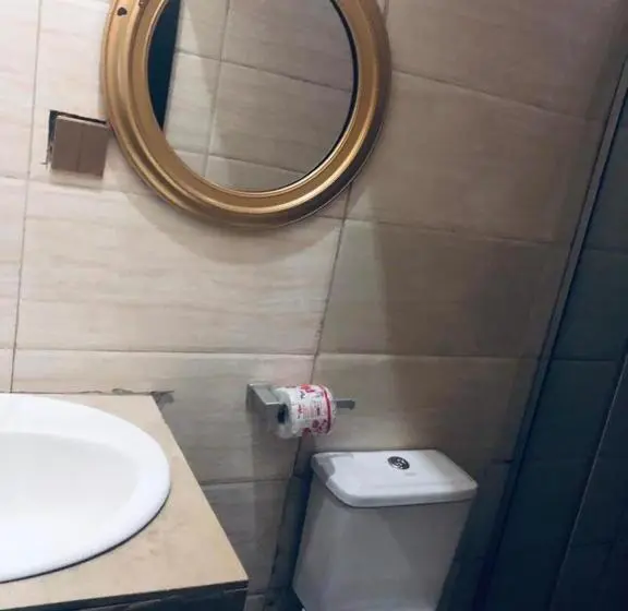 استودیوی استاندارد, Mclorrets Suites