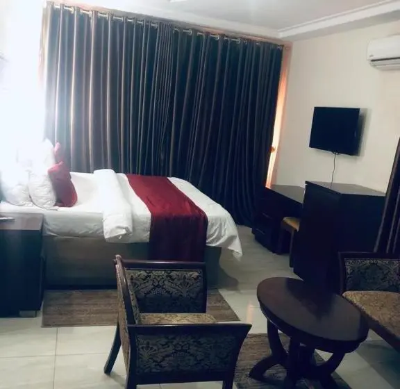 سوییت, Mclorrets Suites