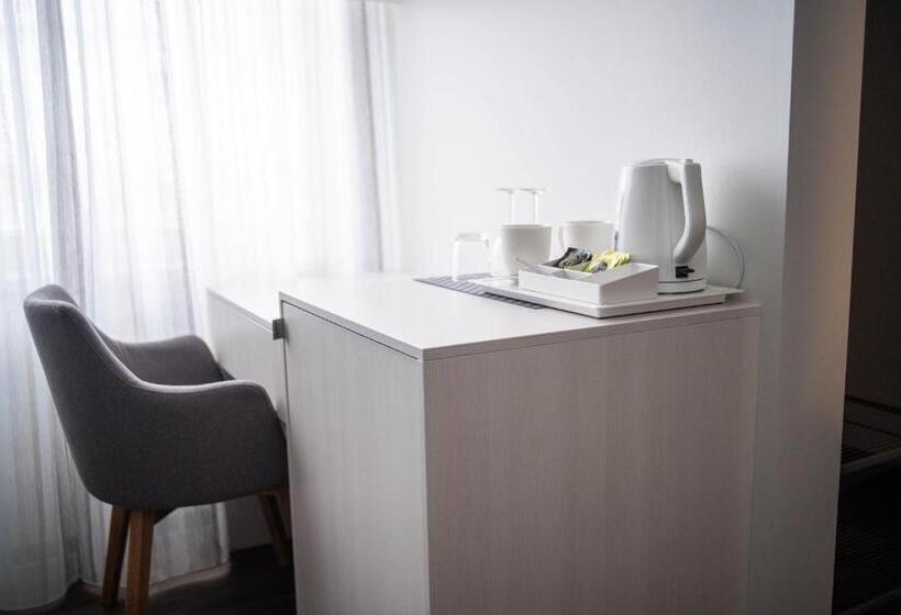 اتاق استاندارد چهار تخته, Good Mood Guesthouse