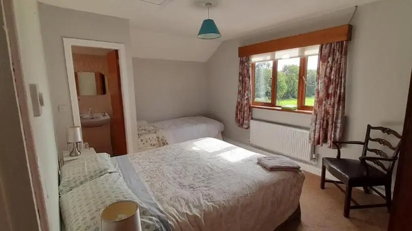 Standard-huone Jaettu Kylpyhuone, Holywell Lodge
