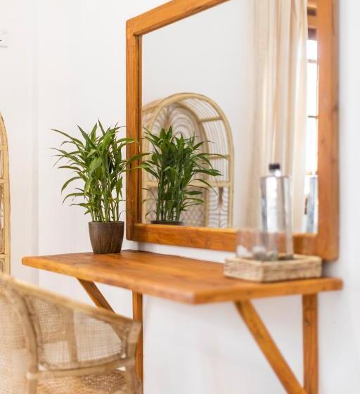 デラックスルーム, Makai Surf House