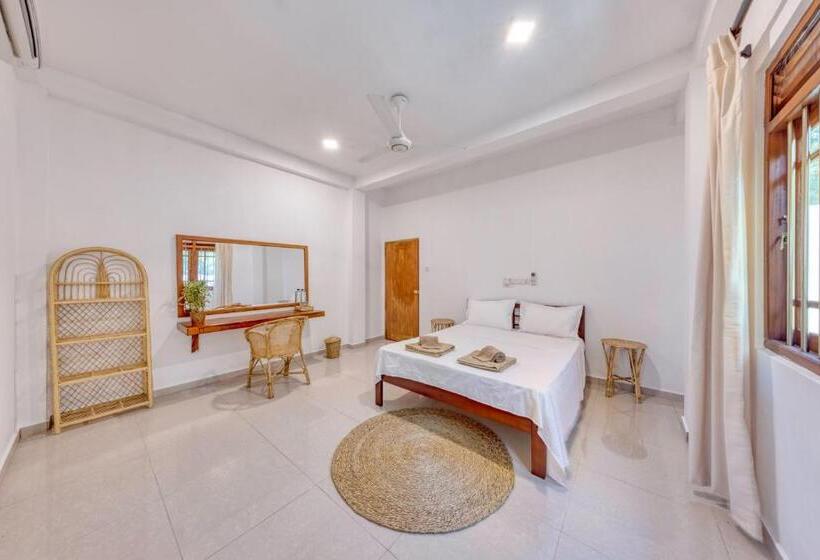 غرفة قياسية, Makai Surf House