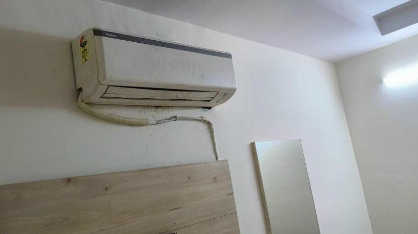 Quarto Triplo Clássico, Collection O Hotel Ace Inn