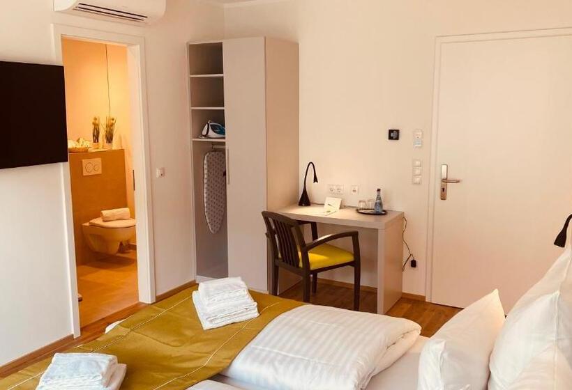 استودیوی استاندارد, Guesthouse Große Linde