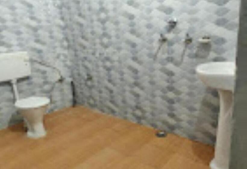 スタンダードトリプルルーム, Rama Palace , Sitapur