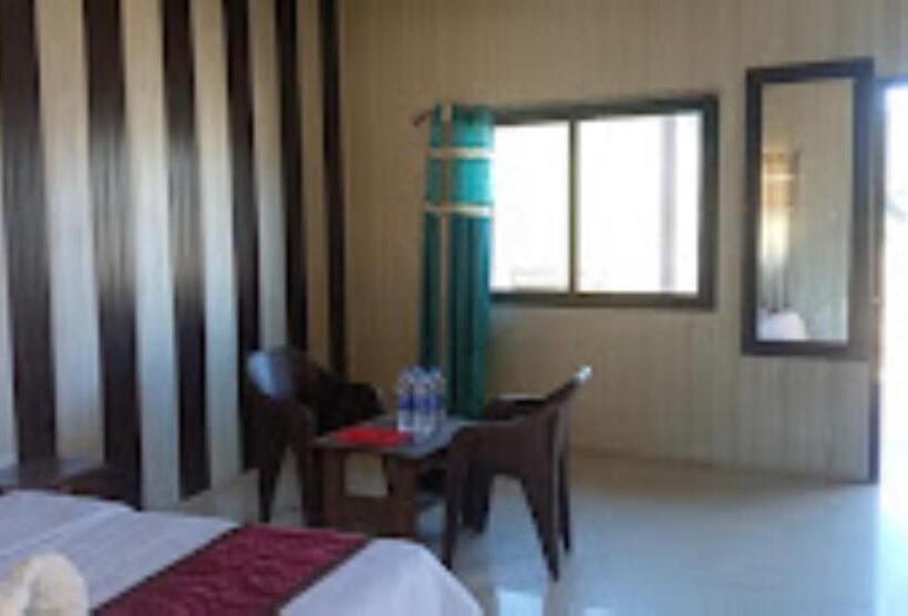 スタンダード4人部屋, Rama Palace , Sitapur