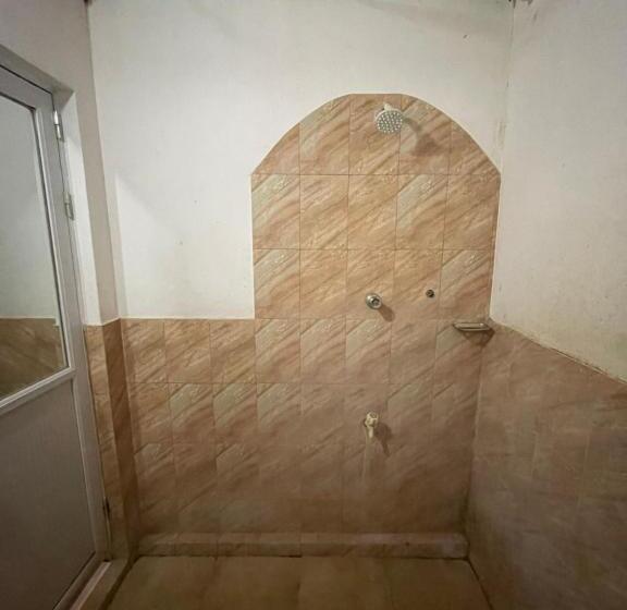 Номер Стандарт, Bhawana Canal View Resort