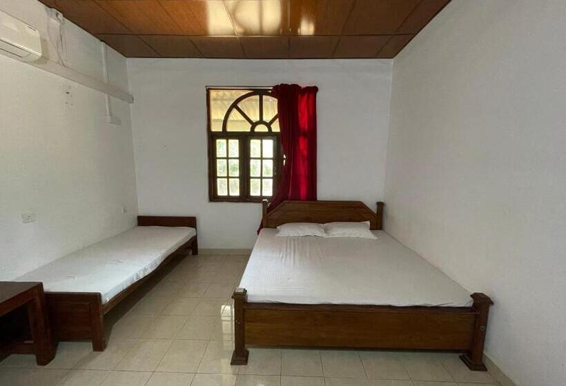 标准间, Bhawana Canal View Resort