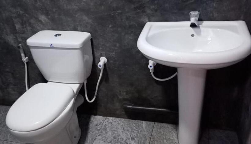 标准间, Bhawana Canal View Resort