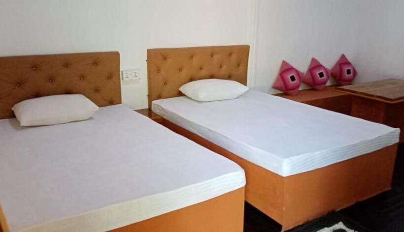 标准间, Bhawana Canal View Resort