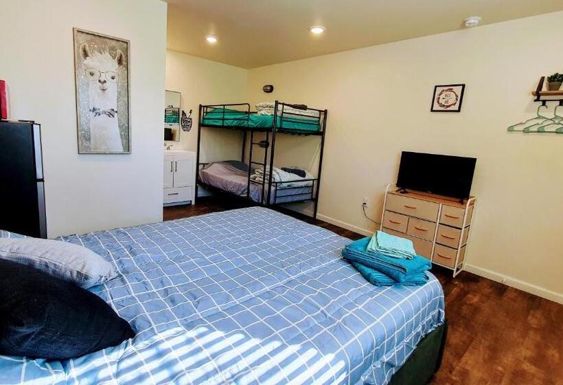 Четырехместный Номер Стандарт Вид на Сад, Bigfoot Hideout