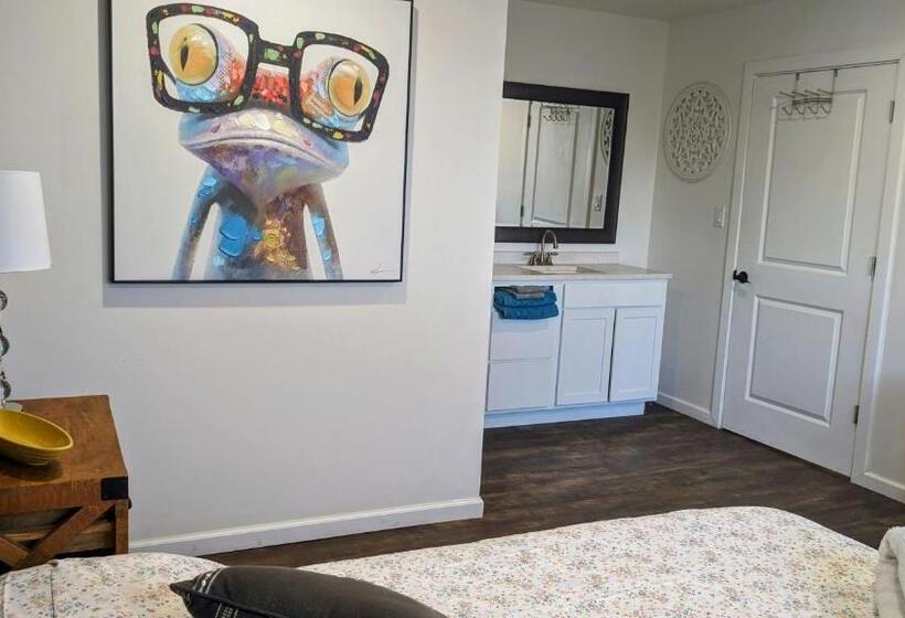 Family Suite, Bigfoot Hideout