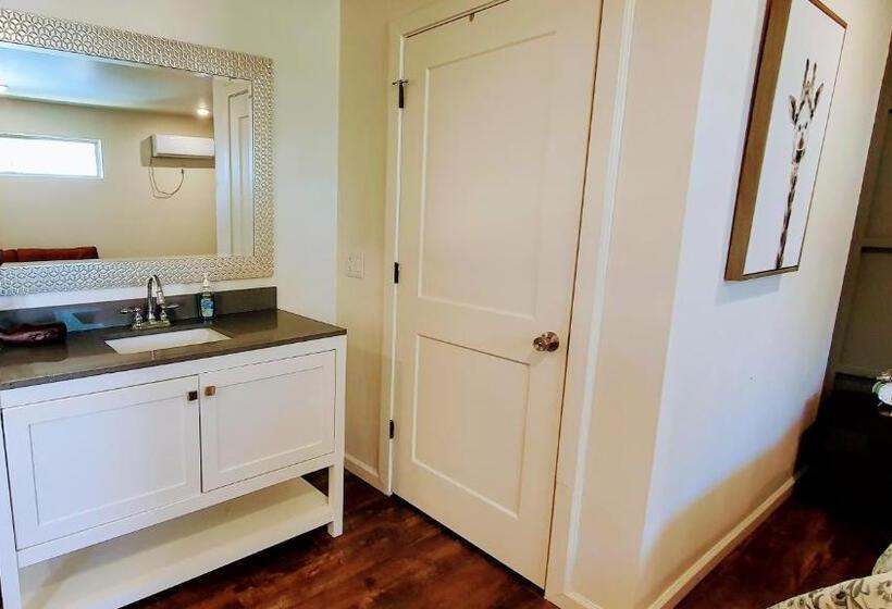 Family Suite, Bigfoot Hideout