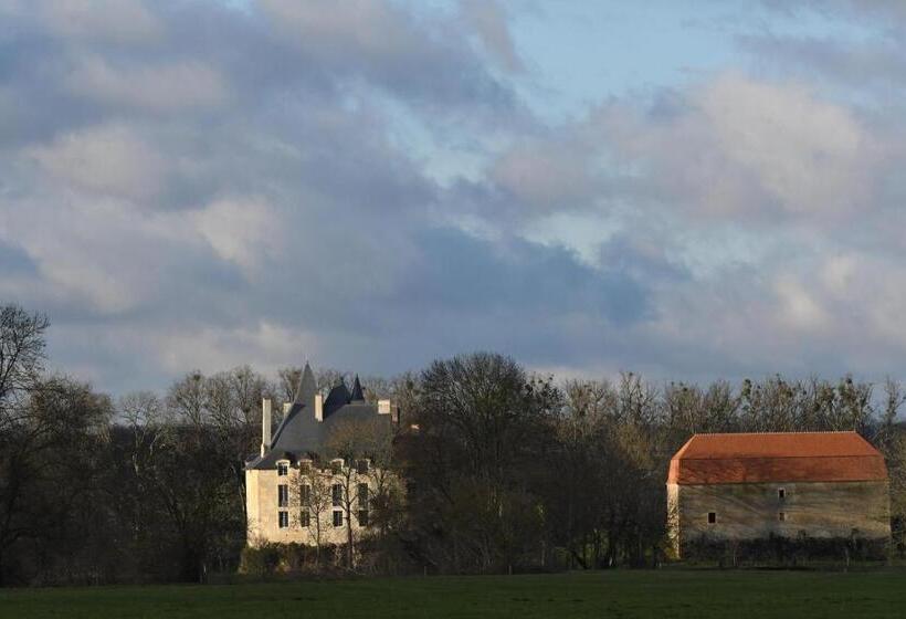 Номер Стандарт, Chambre Isabeau De Sully Au Château De Meauce