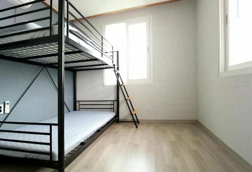 Perhehuone, Moonlight Hill Guesthouse