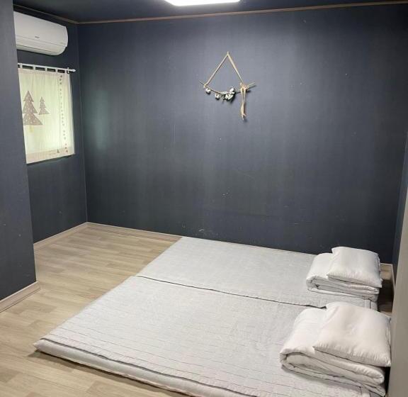 اتاق خانوادگی, Moonlight Hill Guesthouse