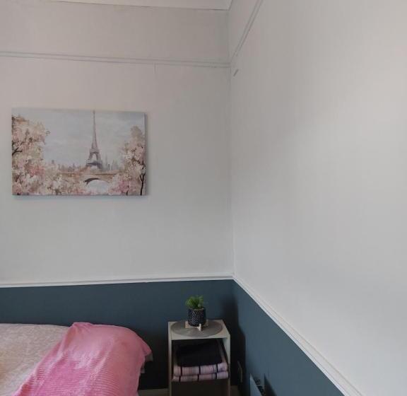 标准间, The Corner House Longford Town