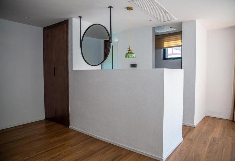 غرفة قياسية ذات إطلالة, Fanzhu