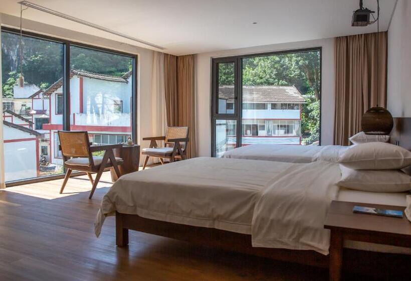 غرفة قياسية ذات إطلالة, Fanzhu