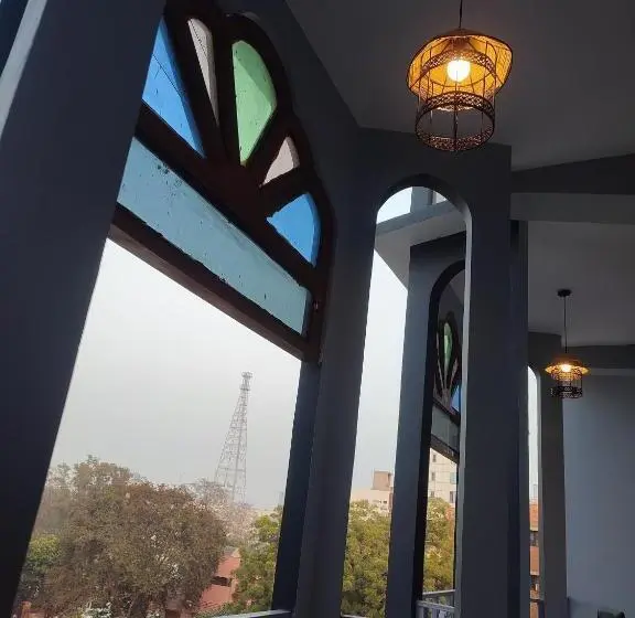 اتاق خانوادگی, Angels Paradise Ezzah Haveli
