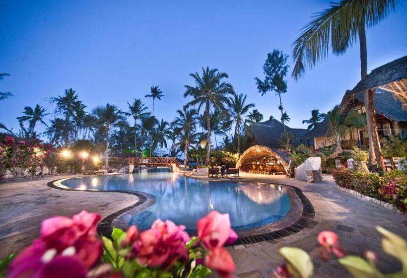 غرفة عائلية مطلّة علي حمام السباحة, Jaz Amaluna