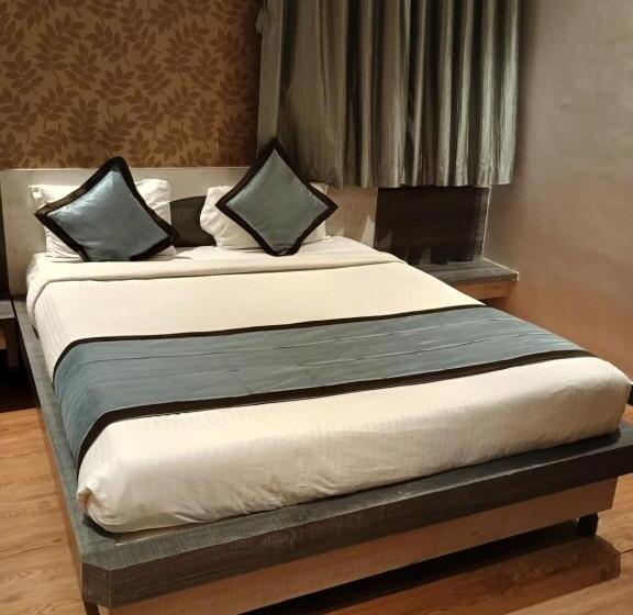 غرفة ديلوكس, Kiara Eshosans Palace