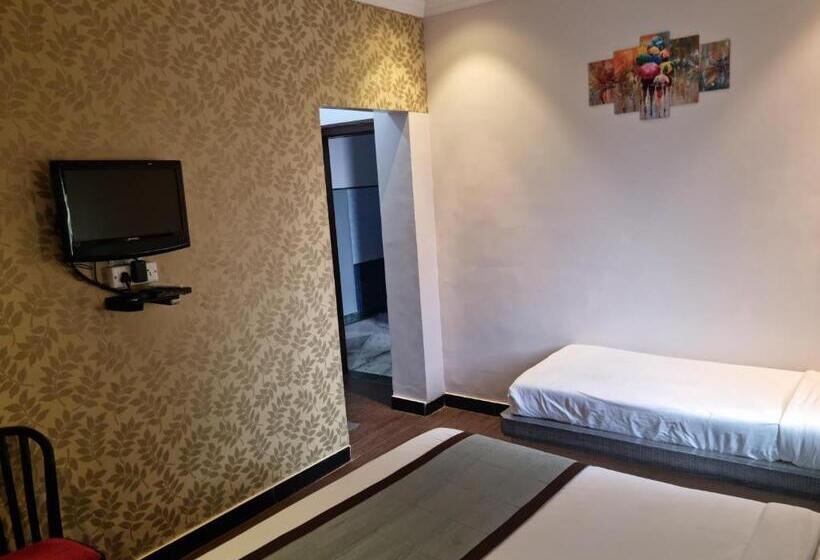 Трехместный Номер Deluxe, Kiara Eshosans Palace