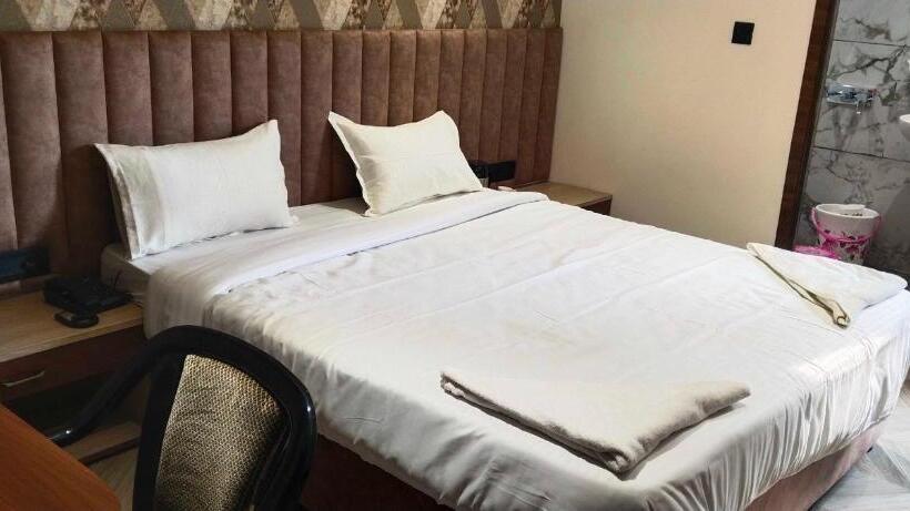 غرفة كلاسيكية ثلاثية, Oyo Flagship Hotel Mithila Shiv Palace