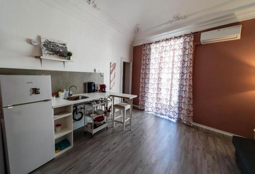 آپارتمان 1 خوابه, Molo Di Levante