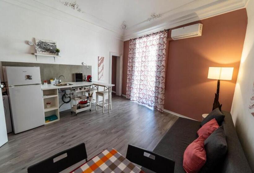 آپارتمان 1 خوابه, Molo Di Levante