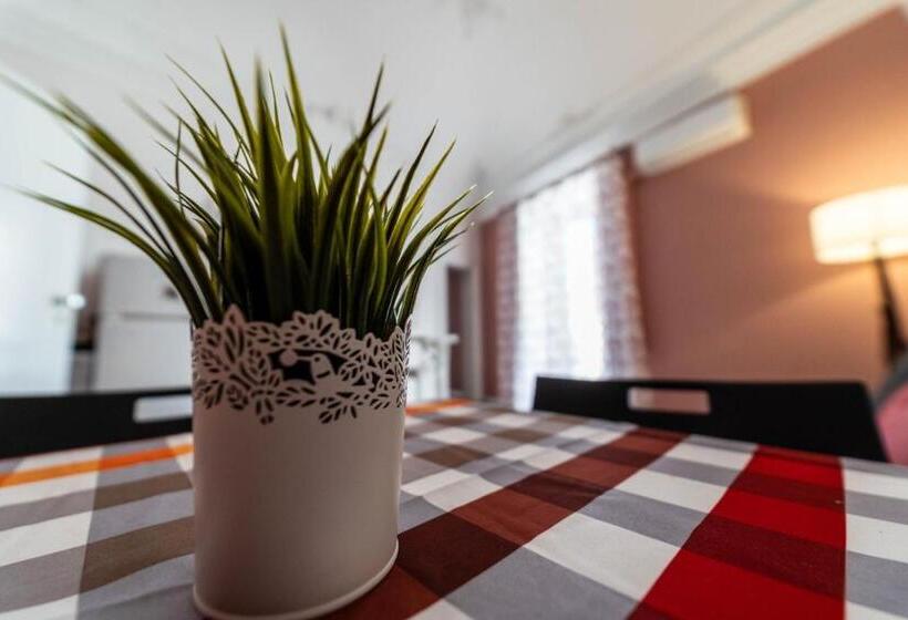 آپارتمان 1 خوابه, Molo Di Levante