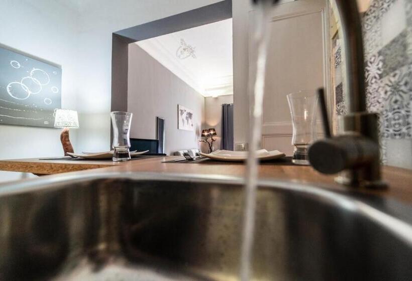 استودیوی لوکس, Molo Di Levante