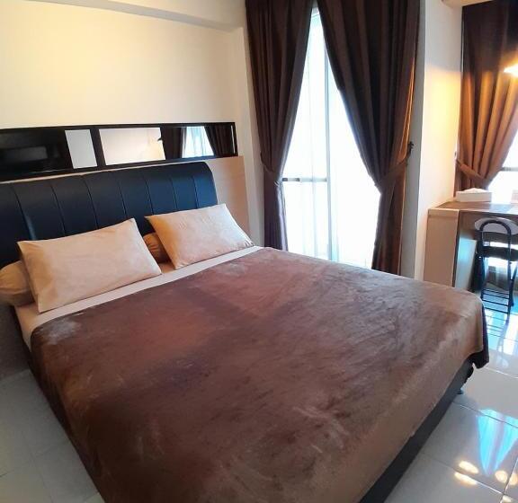 Standard Studio, Pleasant6tifolia