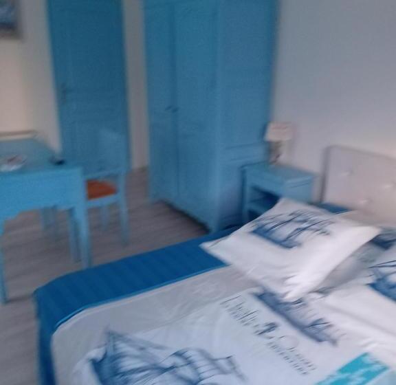 标准三人间, Bord De Mer