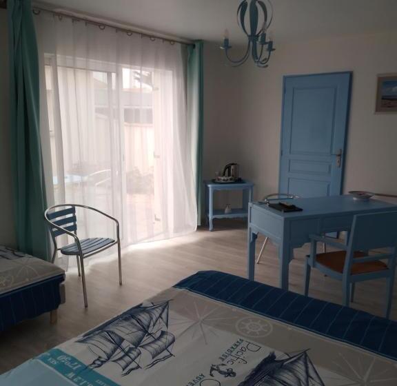 标准三人间, Bord De Mer