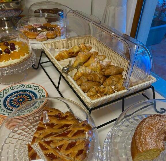 غرفة قياسية رباعية, Rasinus