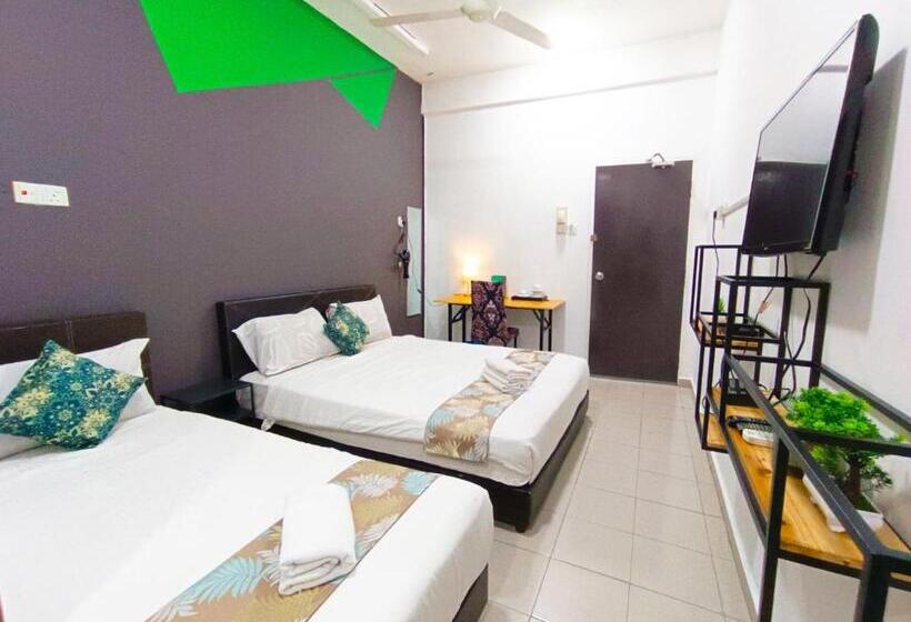 اتاق راحتی سه تخته, Salaam Suites