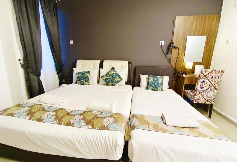 اتاق استاندارد سه نفره, Salaam Suites