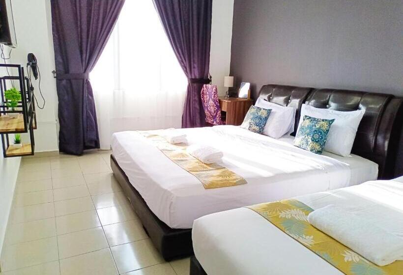 اتاق راحتی سه تخته, Salaam Suites