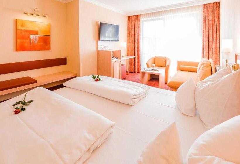 디럭스 룸, An Der Linah