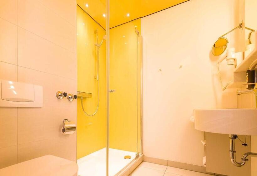 스탠다드 싱글 룸, An Der Linah