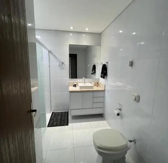 スタンダードルーム, Casa Com Quarto Disponível Em Guaramirim