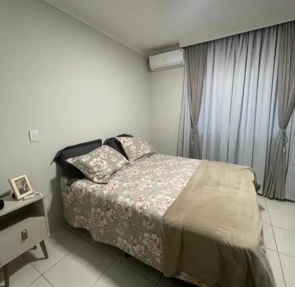 スタンダードルーム, Casa Com Quarto Disponível Em Guaramirim
