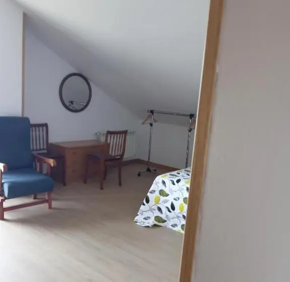سوئیت با بالکن, Casa Do Avò