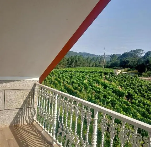 سوئیت با بالکن, Casa Do Avò