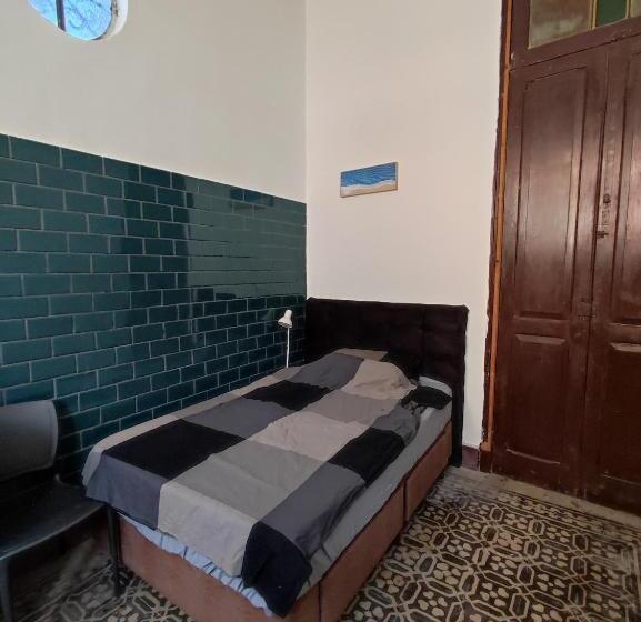 اتاق استاندارد یک تخته با سرویس بهداشتی مشترک, Guattari House Santa Teresa