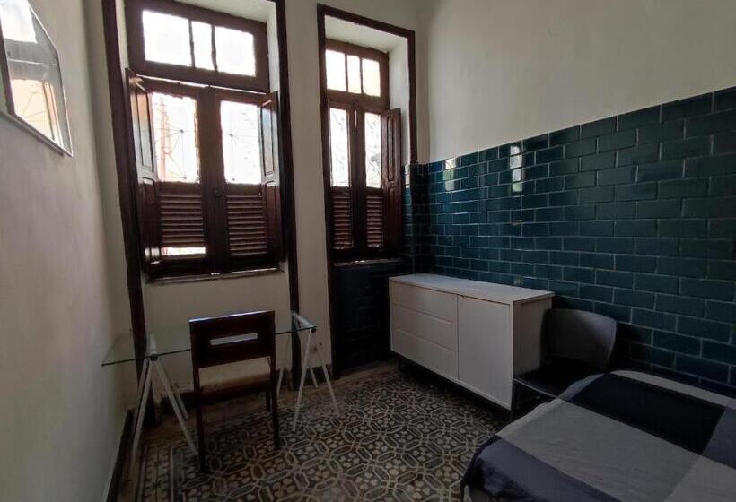 اتاق استاندارد یک تخته با سرویس بهداشتی مشترک, Guattari House Santa Teresa