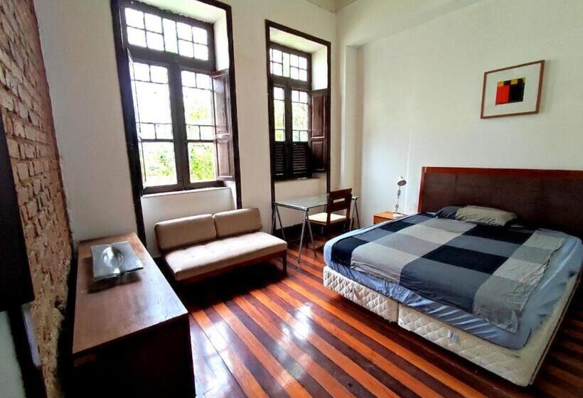 اتاق لوکس, Guattari House Santa Teresa