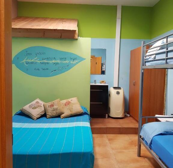Четырехместный Номер Стандарт, Albergue Kortarixar